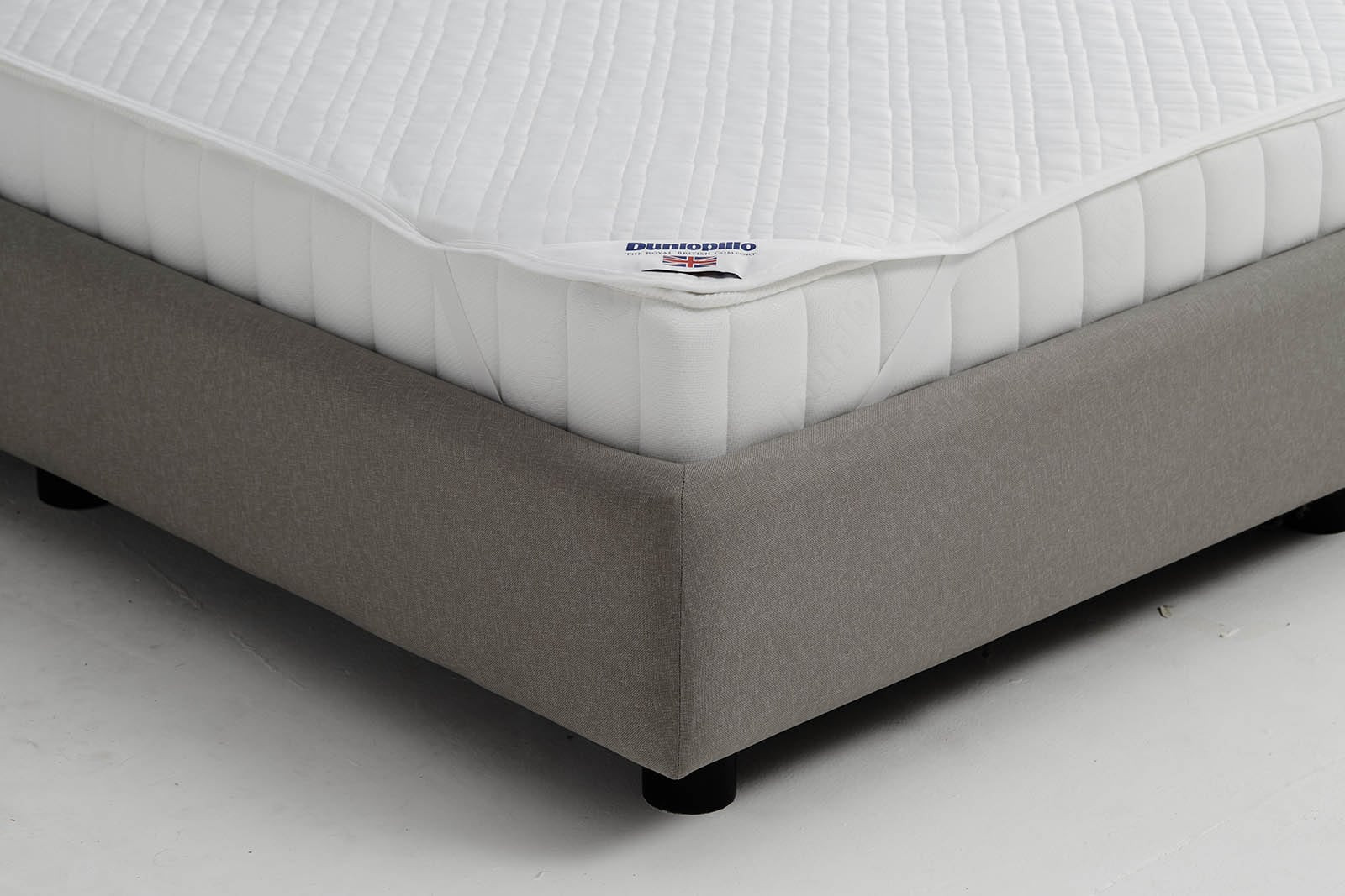 dunlopillo waterproof mattress protector